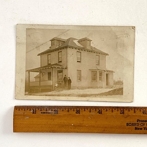 RPPC c1920 House Family of 6 Snow Coats 1Cent Washington Stamp Divided Postcard - Picture 6 of 7